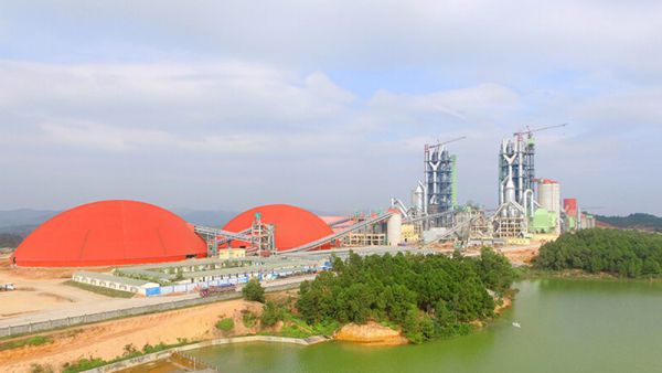 2 lignes de production de ciment avec une capacité de 6000 t/j à Lam Dong au Vietnam