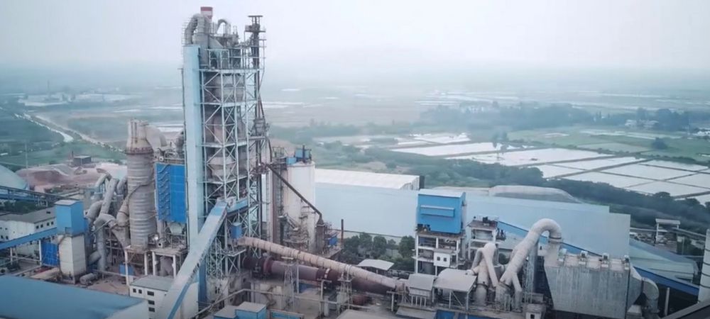 Ligne de production de ciment avec une capacité de 5000 t/j pour ZhongBo Cement à Xinjiang en Chine